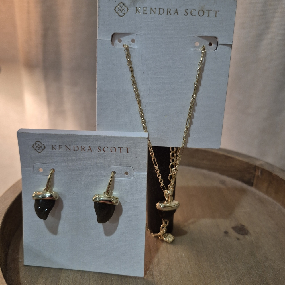 Kendra Scott Nordstrom Gold Chain Necklace with Black Pendant. Ear Rings. SET!